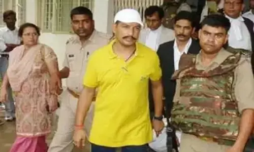 BJP नेता और पूर्व मंत्री ब्रह्मदत्त द्विवेदी हत्याकांड के आरोपी संजीव जीवा की गोली मारकर हत्या