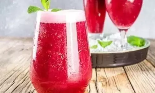 पाचन: ब्लोटिंग कम करने के लिए फालसा से बने इस होममेड ड्रिंक को आजमाएं