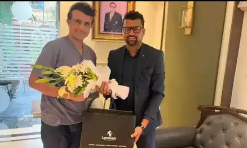 सौरव गांगुली ने खरीदी 1.29 करोड़ रुपये की नई मर्सिडीज-बेंज जीएलएस लग्जरी एसयूवी