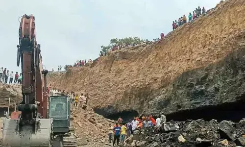 धनबाद अवैध खदान धंसने के मामले की जांच के लिए उपायुक्त ने गठित की समिति धनबाद अवैध खदान धंसने के मामले की जांच के लिए उपायुक्त ने गठित की समिति