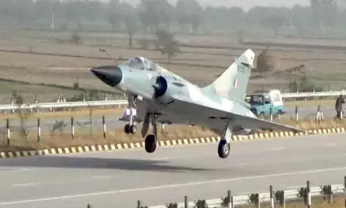 पूर्वांचल एक्सप्रेसवे पर यात्रा करने वालों जरूर पढ़ें ये खबर, 15 दिन बंद रहेगा सुलतानपुर-पूर्वांचल एक्सप्रेस-वे, गरजेंगे फाइटर जेट पूर्वांचल एक्सप्रेसवे पर यात्रा करने वालों जरूर पढ़ें ये खबर, 15 दिन बंद रहेगा सुलतानपुर-पूर्वांचल एक्सप्रेस-वे, गरजेंगे फाइटर जेट