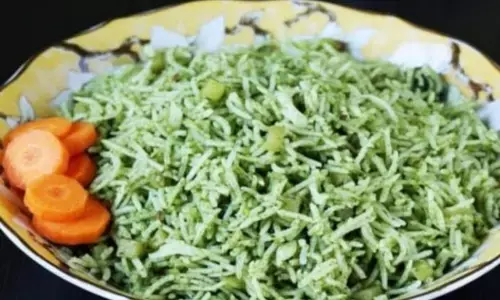 Palak Pulao Recipe: घर पर बनाएं पालक पुलाव, सेहत में डालें कुछ वैल्यू