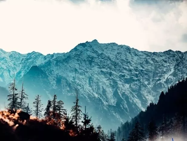 मैदानी इलाकों में गर्मी से बचने के लिए हिमाचल के हिल स्टेशनों पर उमड़ पड़े सैलानी