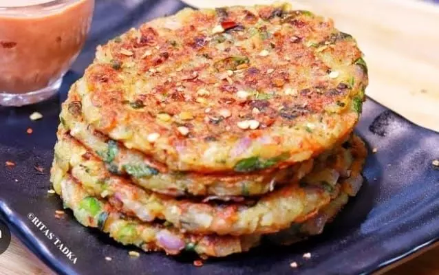 Aloo Cheela Recipe: जब सुबह के नाश्ते में बनाना हो कुछ अलग तो ट्राई करें यह रेसिपी Aloo Cheela Recipe: जब सुबह के नाश्ते में बनाना हो कुछ अलग तो ट्राई करें यह रेसिपी