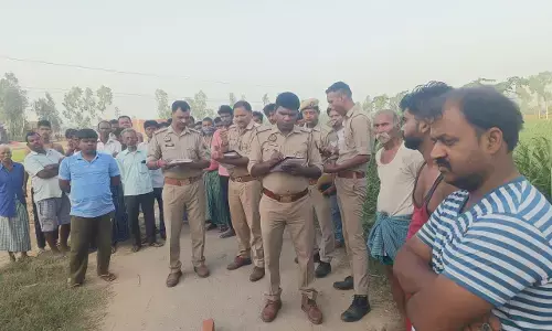 आर्थिक तंगी झेल रहे शिक्षा मित्र ने पैसे को लेकर हुए झगड़े में गुस्से में आकर बाप को मार डाला आर्थिक तंगी झेल रहे शिक्षा मित्र ने पैसे को लेकर हुए झगड़े में गुस्से में आकर बाप को मार डाला