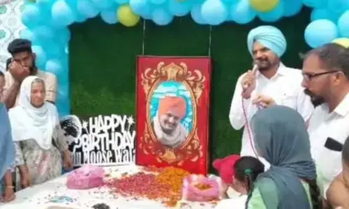 मूसा वाला के माता-पिता ने कहा कि पंजाब सरकार बचा रही है गैंगस्टर लॉरेंस बिश्नोई को मूसा वाला के माता-पिता ने कहा कि पंजाब सरकार बचा रही है गैंगस्टर लॉरेंस बिश्नोई को