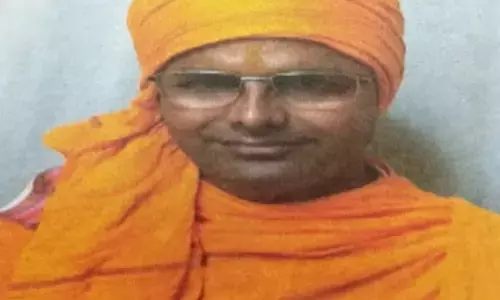 नौकरी का झांसा देकर ठगी करने वाला बाबा गिरफ्तार, खुद को सीएम का खास बताता था आरोपी नौकरी का झांसा देकर ठगी करने वाला बाबा गिरफ्तार, खुद को सीएम का खास बताता था आरोपी