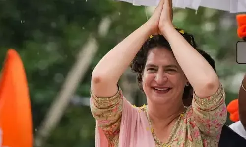 Priyanka Gandhi in MP : प्रियंका गांधी ने मध्य प्रदेश की जनता को दी ये 5 गारंटी Priyanka Gandhi in MP : प्रियंका गांधी ने मध्य प्रदेश की जनता को दी ये 5 गारंटी