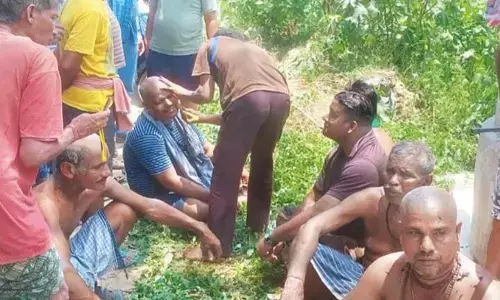 ओडिशा ट्रेन दुर्घटना: बालासोर के निवासियों ने दुर्घटना पीड़ितों को श्रद्धांजलि देने के लिए करवाया सामूहिक मुंडन