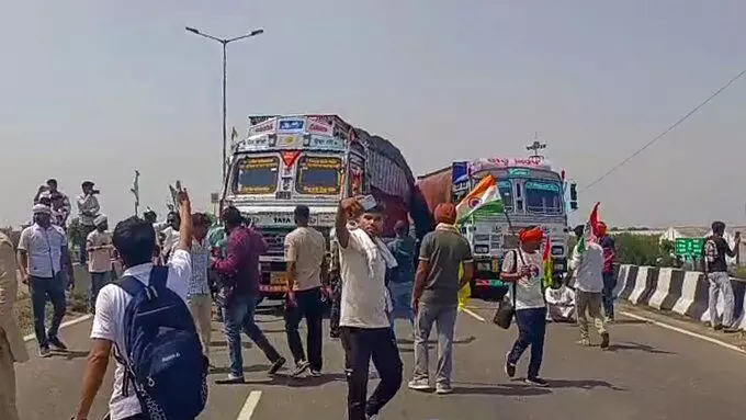 हरियाणा के किसानों का धरना खत्म, सरकार ने मानी सूरजमुखी MSP पर खरीदने की मांग हरियाणा के किसानों का धरना खत्म, सरकार ने मानी सूरजमुखी MSP पर खरीदने की मांग