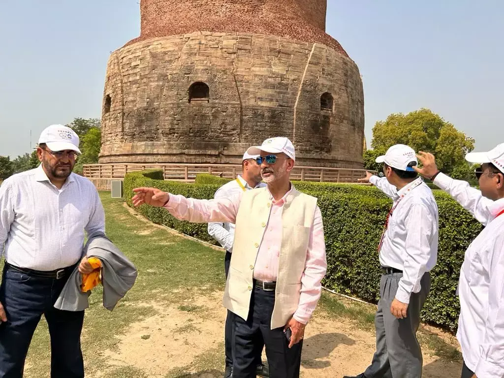 G20: विदेशी मेहमानों ने किया सारनाथ का दौरा, भव्य स्वागत के बीच की धमेक स्तूप की परिक्रमा G20: विदेशी मेहमानों ने किया सारनाथ का दौरा, भव्य स्वागत के बीच की धमेक स्तूप की परिक्रमा
