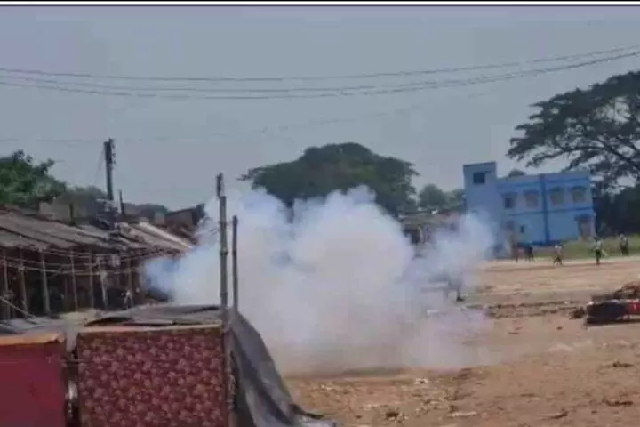 बंगाल: पंचायत नामांकन के चौथे दिन भांगर बना युद्ध का मैदान बंगाल: पंचायत नामांकन के चौथे दिन भांगर बना युद्ध का मैदान