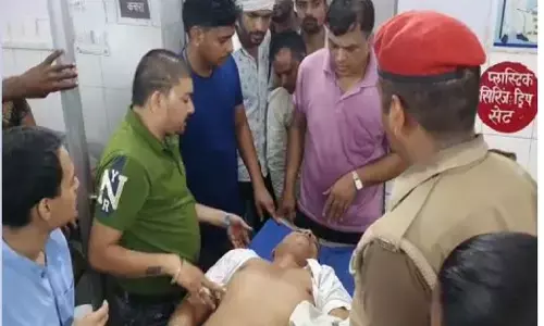 UP. : पीएसी सीओ ने सुसाइड करने की कोशिश की, पत्नी ने भी खाया जहर, अस्पताल में भर्ती UP. : पीएसी सीओ ने सुसाइड करने की कोशिश की, पत्नी ने भी खाया जहर, अस्पताल में भर्ती