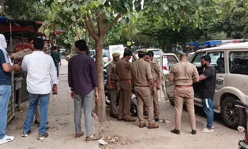 गाजियाबाद में स्पा पर पुलिस की रेड, 7 युवतियों व 4 युवकों को पुलिस ने मौके से पकड़ा गाजियाबाद में स्पा पर पुलिस की रेड, 7 युवतियों व 4 युवकों को पुलिस ने मौके से पकड़ा