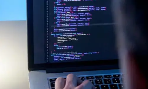 कार्य का भविष्य: क्या कोडिंग एक आवश्यक कौशल है? कार्य का भविष्य: क्या कोडिंग एक आवश्यक कौशल है?