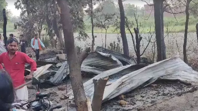 कुशीनगर में एक ही परिवार के छह लोग जिंदा जल गए