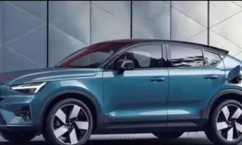 ऑल-इलेक्ट्रिक वोल्वो C40 भारत में लॉन्च,जाने कितनी है रेंज ऑल-इलेक्ट्रिक वोल्वो C40 भारत में लॉन्च,जाने कितनी है रेंज