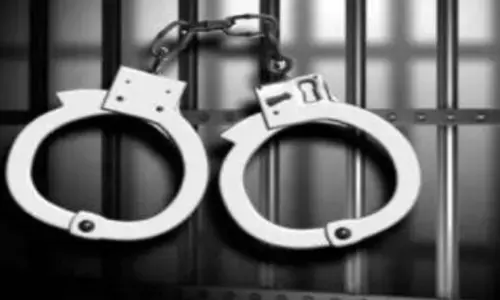 उत्तर प्रदेश:पीलीभीत में 35 वर्षीय व्यक्ति के साथ नाबालिग लड़की की शादी के लिए 13 लोगो पर मामला दर्ज उत्तर प्रदेश:पीलीभीत में 35 वर्षीय व्यक्ति के साथ नाबालिग लड़की की शादी के लिए 13 लोगो पर मामला दर्ज