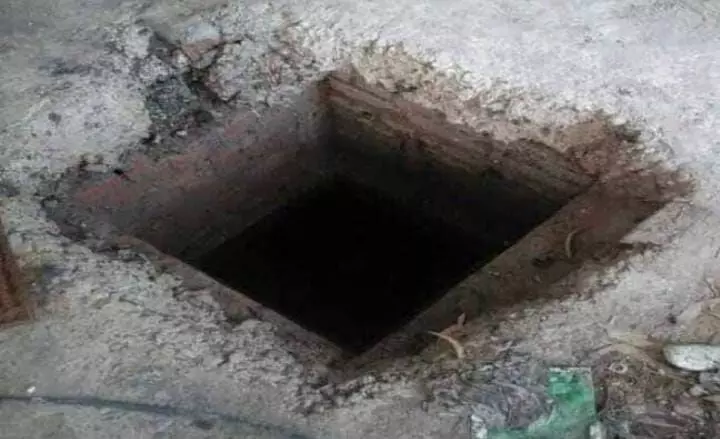 यूपी की महिला ने प्रेमी के साथ पति को सेप्टिक टैंक में फेंका यूपी की महिला ने प्रेमी के साथ पति को सेप्टिक टैंक में फेंका
