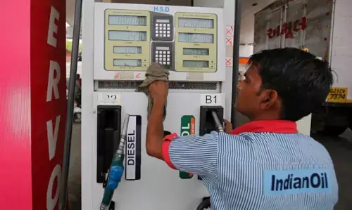 Petrol Diesel Price, 17 June 2023: рдкреЗрдЯреНрд░реЛрд▓-рдбреАрдЬрд▓ рдХреЗ рдирдП рд░реЗрдЯ рдЬрд╛рд░реА, рдЕрдкрдиреЗ рд╢рд╣рд░ рдореЗрдВ рдЬрд╛рдирд┐рдП 1 рд▓реАрдЯрд░ рдХрд╛ рд░реЗрдЯ Petrol Diesel Price, 17 June 2023: рдкреЗрдЯреНрд░реЛрд▓-рдбреАрдЬрд▓ рдХреЗ рдирдП рд░реЗрдЯ рдЬрд╛рд░реА, рдЕрдкрдиреЗ рд╢рд╣рд░ рдореЗрдВ рдЬрд╛рдирд┐рдП 1 рд▓реАрдЯрд░ рдХрд╛ рд░реЗрдЯ