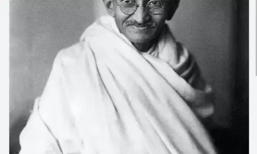 क्या आपको पता है कि भगवान राम पर बनी एक अकेली ऐसी मूवी थी जिसे देखा था राष्ट्रपिता महात्मा गांधी ने