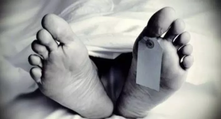 सुल्तानपुर जिला जेल मे 2 कैदियों ने की आत्महत्या, शव पेड़ से लटके मिले, जांच के हुए आदेश सुल्तानपुर जिला जेल मे 2 कैदियों ने की आत्महत्या, शव पेड़ से लटके मिले, जांच के हुए आदेश