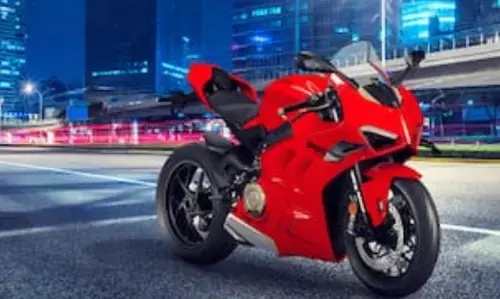 डुकाटी पैनिगेल V4 R भारत में की गई लॉन्च, यहां जानिए कीमत, स्पेसिफिकेशन