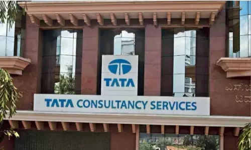 टीसीएस नौकरियों के बदले रिश्वत घोटाला ,4 कर्मचारियों को नौकरी से निकाला