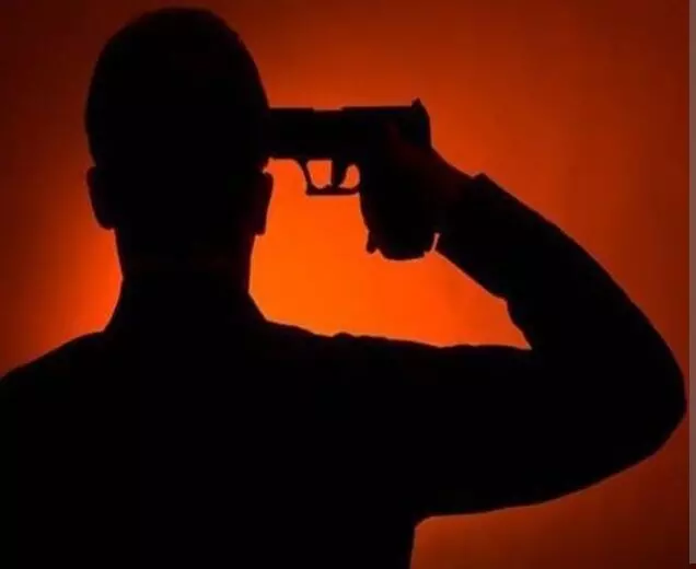 आरोपी ने एक ही परिवार के 5 लोगों की की हत्या, इसके बाद खुद को भी मार ली गोली आरोपी ने एक ही परिवार के 5 लोगों की की हत्या, इसके बाद खुद को भी मार ली गोली