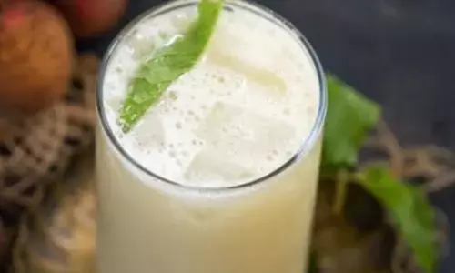 लीची ड्रिंक रेसिपी: इस आसान शर्बत रेसिपी से खुद को रखें ठंडा लीची ड्रिंक रेसिपी: इस आसान शर्बत रेसिपी से खुद को रखें ठंडा