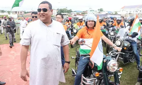 बीजेपी सरकार के स्वास्थ्य मंत्री के निजी गोदाम, दो वाहनों और बीजेपी के दफ़्तर को लगाई आग, देखते ही देखते 120 करोड़ का माल ख़ाक बीजेपी सरकार के स्वास्थ्य मंत्री के निजी गोदाम, दो वाहनों और बीजेपी के दफ़्तर को लगाई आग, देखते ही देखते 120 करोड़ का माल ख़ाक