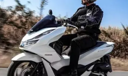 होंडा पीसीएक्स 160: असाधारण फीचर्स के साथ 160 सीसी सेगमेंट वाला शक्तिशाली स्कूटर फिर से आया मार्केट में