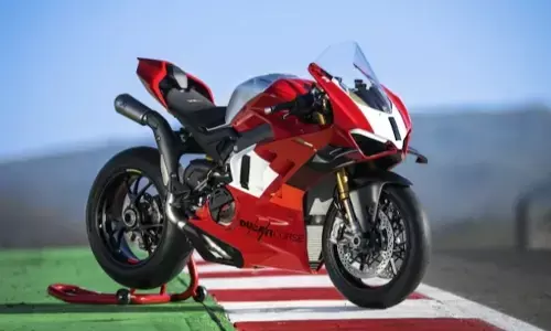 बीएमडब्ल्यू एम 1000 आरआर भारत में हो गई लॉन्च बीएमडब्ल्यू एम 1000 आरआर भारत में हो गई लॉन्च