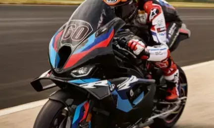 डुकाटी पैनिगेल V4R फ्लैगशिप सुपरस्पोर्ट मोटरसाइकिल भारत में 69.99 लाख रुपये में हुई लॉन्च