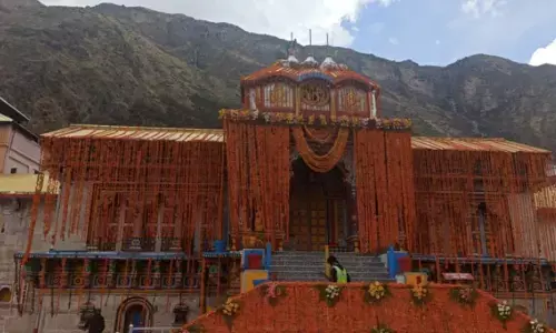 बद्रीनाथ में मुसलमानों को ईद पर 40 किमी दूर नमाज पढ़ने को कहा गया बद्रीनाथ में मुसलमानों को ईद पर 40 किमी दूर नमाज पढ़ने को कहा गया