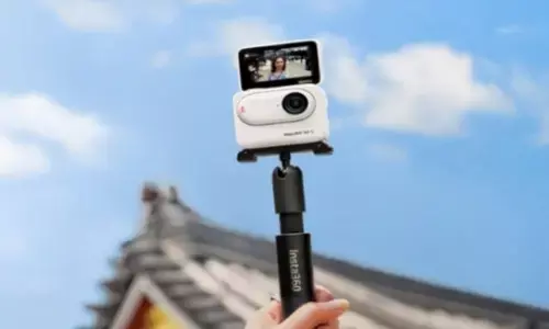 Insta360 Go 3 लॉन्च: जानिए दुनिया के सबसे छोटे एक्शन कैमरे की कीमत और फीचर्स Insta360 Go 3 लॉन्च: जानिए दुनिया के सबसे छोटे एक्शन कैमरे की कीमत और फीचर्स