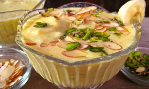 केले की खीर रेसिपी: मेहमानों के लिए ट्राई करें ये खास मिठाई,