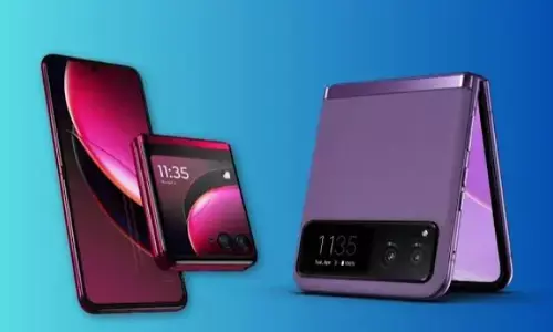 मोटोरोला रेज़र 40 अल्ट्रा: फोल्डेबल वंडर की कीमत और लॉन्च डेट का खुलासा! मोटोरोला रेज़र 40 अल्ट्रा: फोल्डेबल वंडर की कीमत और लॉन्च डेट का खुलासा!