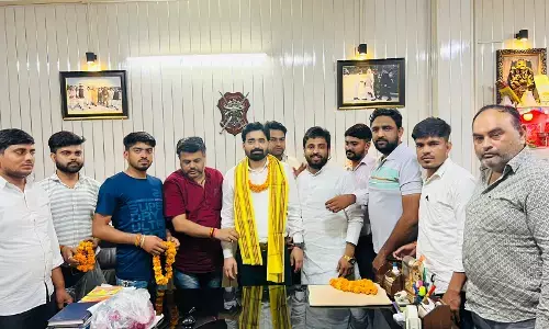 नासा वैज्ञानिक योगेश्वर नाथ मिश्रा का ग्रेटर नोएडा में अन्नू पंडित के कार्यालय पर स्वागत किया गया नासा वैज्ञानिक योगेश्वर नाथ मिश्रा का ग्रेटर नोएडा में अन्नू पंडित के कार्यालय पर स्वागत किया गया