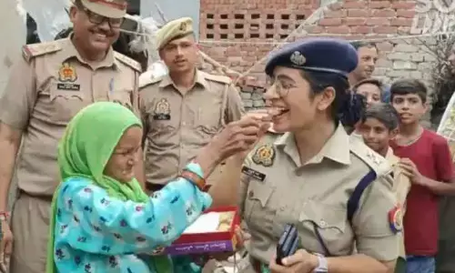 कौन हैं आईपीएस अधिकारी अनुकृति शर्मा,जो वृद्ध महिला को बिजली कनेक्शन दिलाने में मदद कर प्रशंसा बटोर रही हैं? कौन हैं आईपीएस अधिकारी अनुकृति शर्मा,जो वृद्ध महिला को बिजली कनेक्शन दिलाने में मदद कर प्रशंसा बटोर रही हैं?