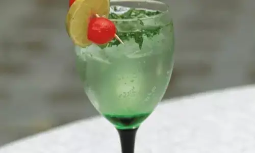 गर्मी से राहत पाने के लिए 3 स्वादिष्ट ग्रीष्मकालीन कूलर रेसिपी