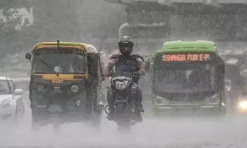 UP News: उत्तर प्रदेश के इन जिलों में भारी बारिश का अलर्ट जारी UP News: उत्तर प्रदेश के इन जिलों में भारी बारिश का अलर्ट जारी