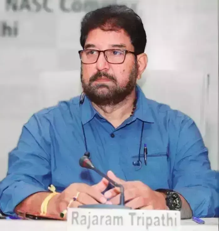 देश के सर्वश्रेष्ठ किसान पुरुस्कार से सम्मानित डॉ.राजाराम त्रिपाठी खरीदेंगे हेलीकॉप्टर