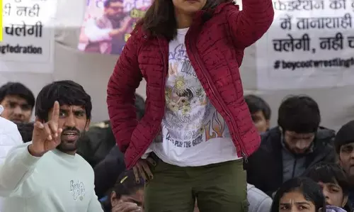 अंधेरों से ज्यादा मुखर है उजालों की दस्तक! अंधेरों से ज्यादा मुखर है उजालों की दस्तक!