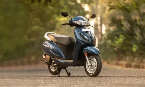 1 लीटर में 50km तक चलता है ये धांसू स्कूटर, कीमत भी बजट में...जानिए- फीचर्स और कीमत! 1 लीटर में 50km तक चलता है ये धांसू स्कूटर, कीमत भी बजट में...जानिए- फीचर्स और कीमत!