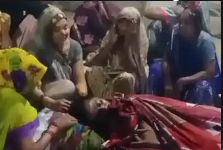 बाराबंकी में पट्टे की चपेट में आये युवक की मौतसरसों की पेराई करते समय हुआ हादसा, बाराबंकी में पट्टे की चपेट में आये युवक की मौतसरसों की पेराई करते समय हुआ हादसा,