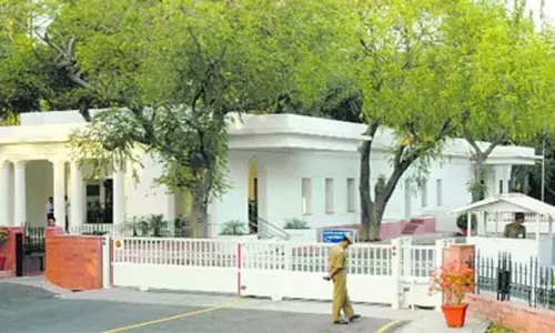 दिल्ली में प्रधानमंत्री आवास के ऊपर उड़ा ड्रोन, SPG और पुलिस में मचा हड़कंप, तलाश में जुटी एजेंसियां दिल्ली में प्रधानमंत्री आवास के ऊपर उड़ा ड्रोन, SPG और पुलिस में मचा हड़कंप, तलाश में जुटी एजेंसियां