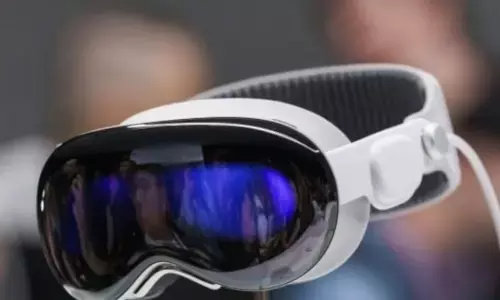 Apple ने विज़न प्रो हेडसेट के उत्पादन में हुई कटौती जाने क्या है वजह? Apple ने विज़न प्रो हेडसेट के उत्पादन में हुई कटौती जाने क्या है वजह?