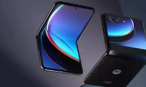 मोटोरोला के 2 स्टाइलिश फोल्डेबल फोन ने सैमसंग, ओप्पो को दी कड़ी चुनौती; जानें कीमत, फीचर्स मोटोरोला के 2 स्टाइलिश फोल्डेबल फोन ने सैमसंग, ओप्पो को दी कड़ी चुनौती; जानें कीमत, फीचर्स