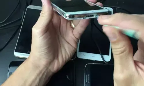 स्मार्टफोन चार्जिंग की समस्या को ठीक करें, जानें कैसे स्मार्टफोन चार्जिंग की समस्या को ठीक करें, जानें कैसे